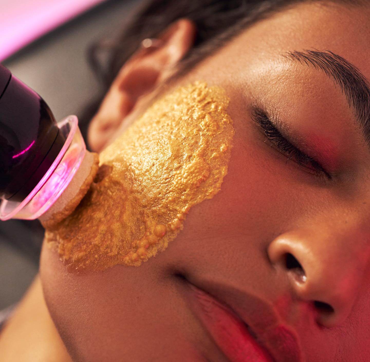 Geneo Glo₂Facial in Nairobi